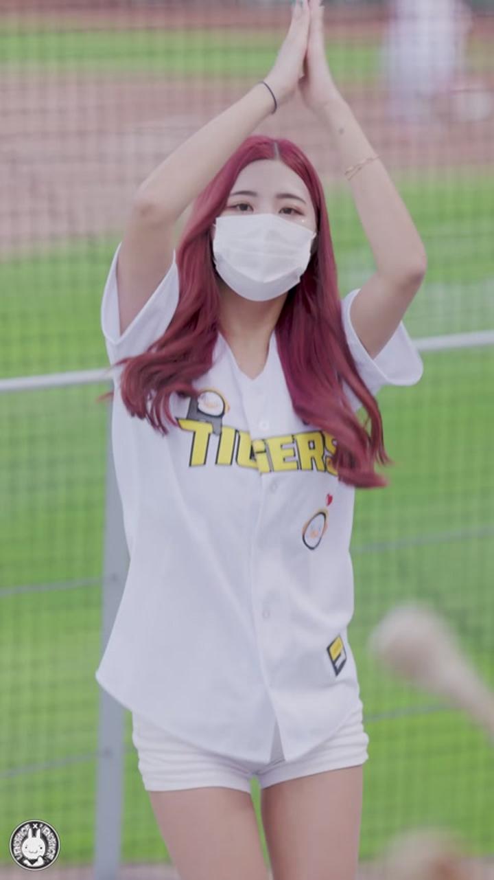 210822 치어리더 이이슬 직캠 비디오 썸네일 이미지