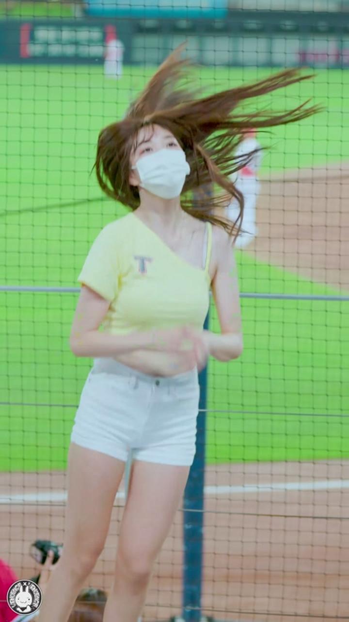 210811 치어리더 유수아 직캠 (4) 비디오 썸네일 이미지
