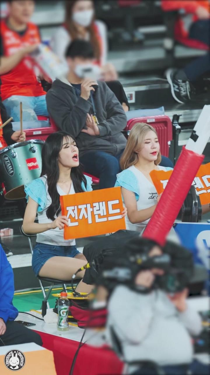 200202 치어리더 신세희 김나영 직캠 비디오 썸네일 이미지