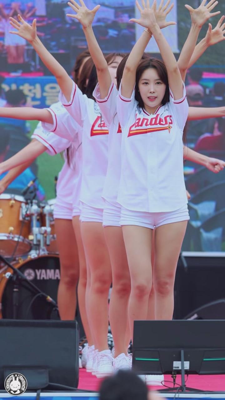 240921 치어리더 김도아 직캠 비디오 썸네일 이미지