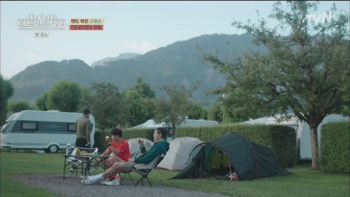 텐트 밖은 유럽.E02.220810.1080p.WANNA 비디오 썸네일 이미지