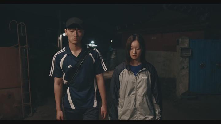 보이 인 더 풀 Boy in the Pool, 비디오 썸네일 이미지