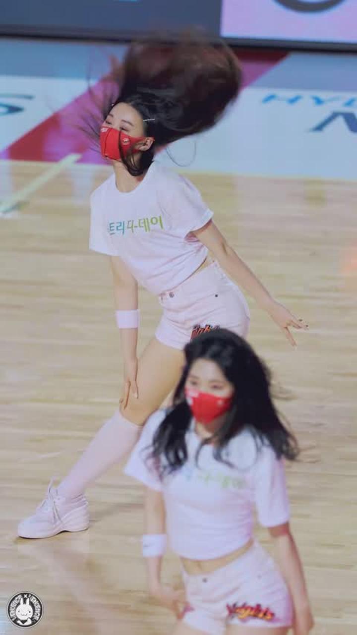 210304 치어리더 김민지 직캠 비디오 썸네일 이미지
