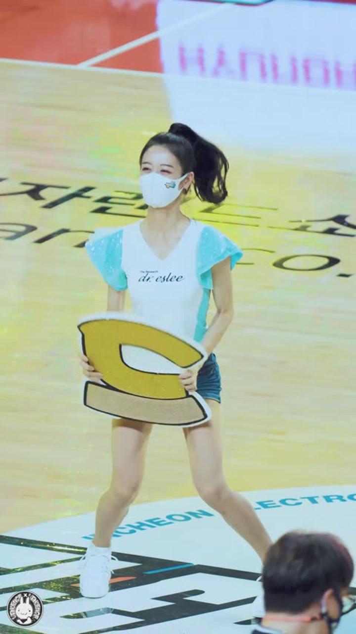 201101 치어리더 신세희 직캠 비디오 썸네일 이미지