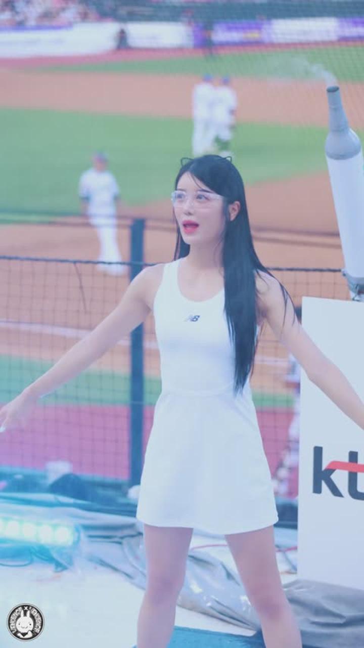 240817 치어리더 신세희 직캠 (1) 비디오 썸네일 이미지