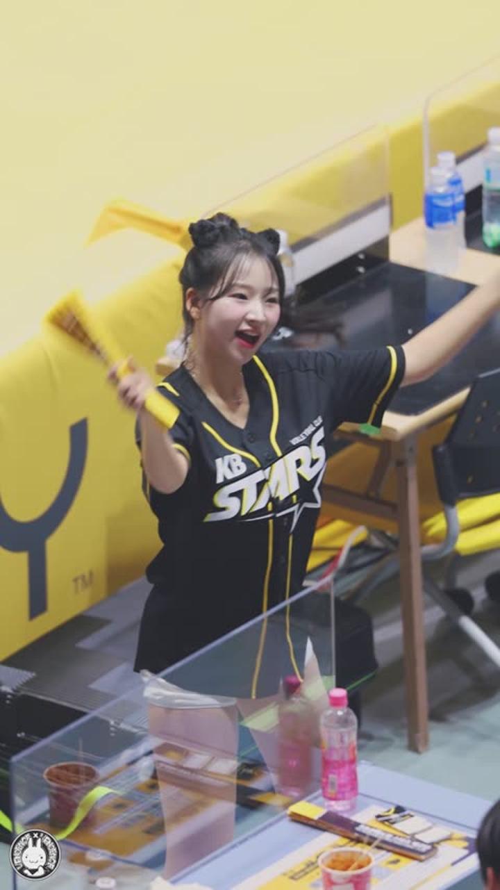 241109 치어리더 이연진 직캠 비디오 썸네일 이미지