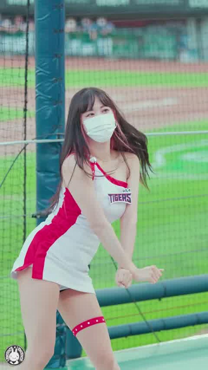 210911 치어리더 김한나 직캠 (2) 비디오 썸네일 이미지