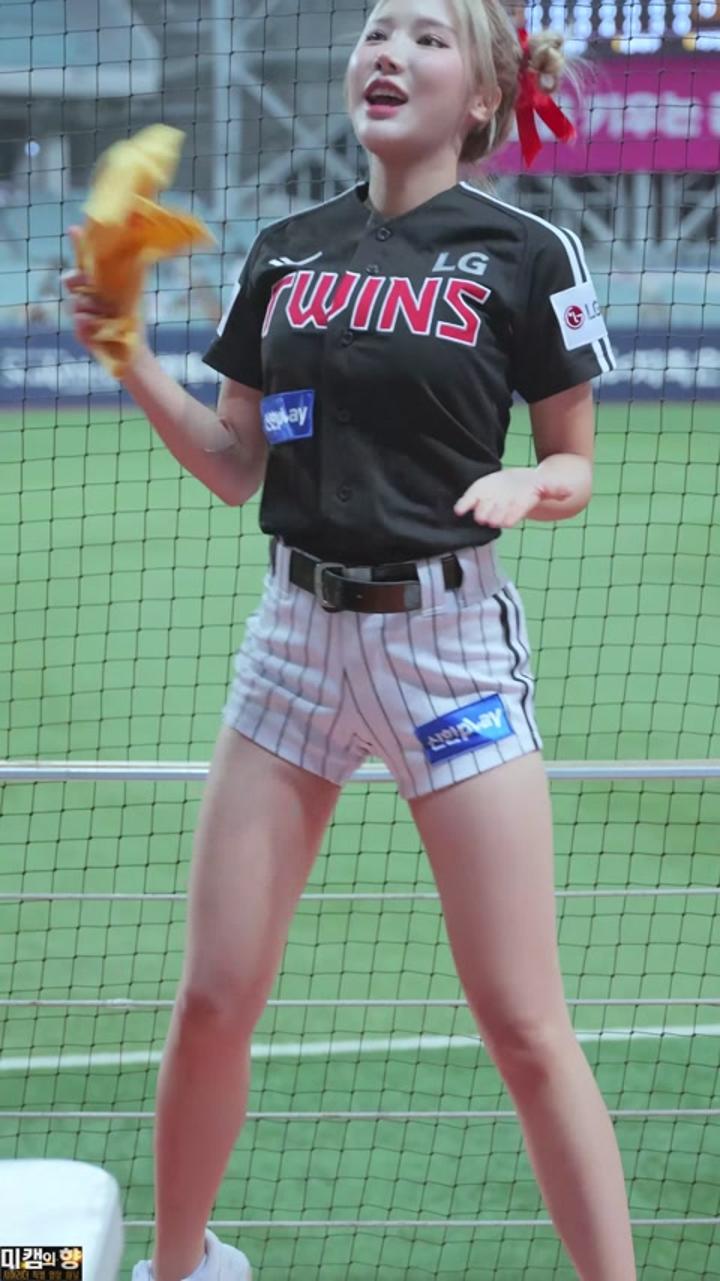 230608 치어리더 이진 직캠 (2) 비디오 썸네일 이미지