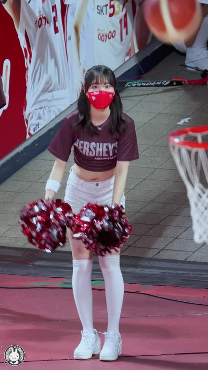 210403 치어리더 김나라 직캠 비디오 썸네일 이미지