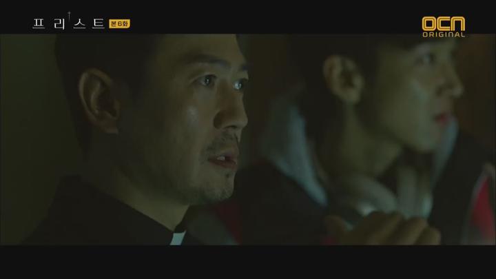 프리스트.E06.181209.720p-NEXT 비디오 썸네일 이미지