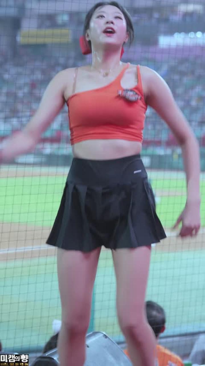 240817 치어리더 이호은 직캠1 비디오 썸네일 이미지