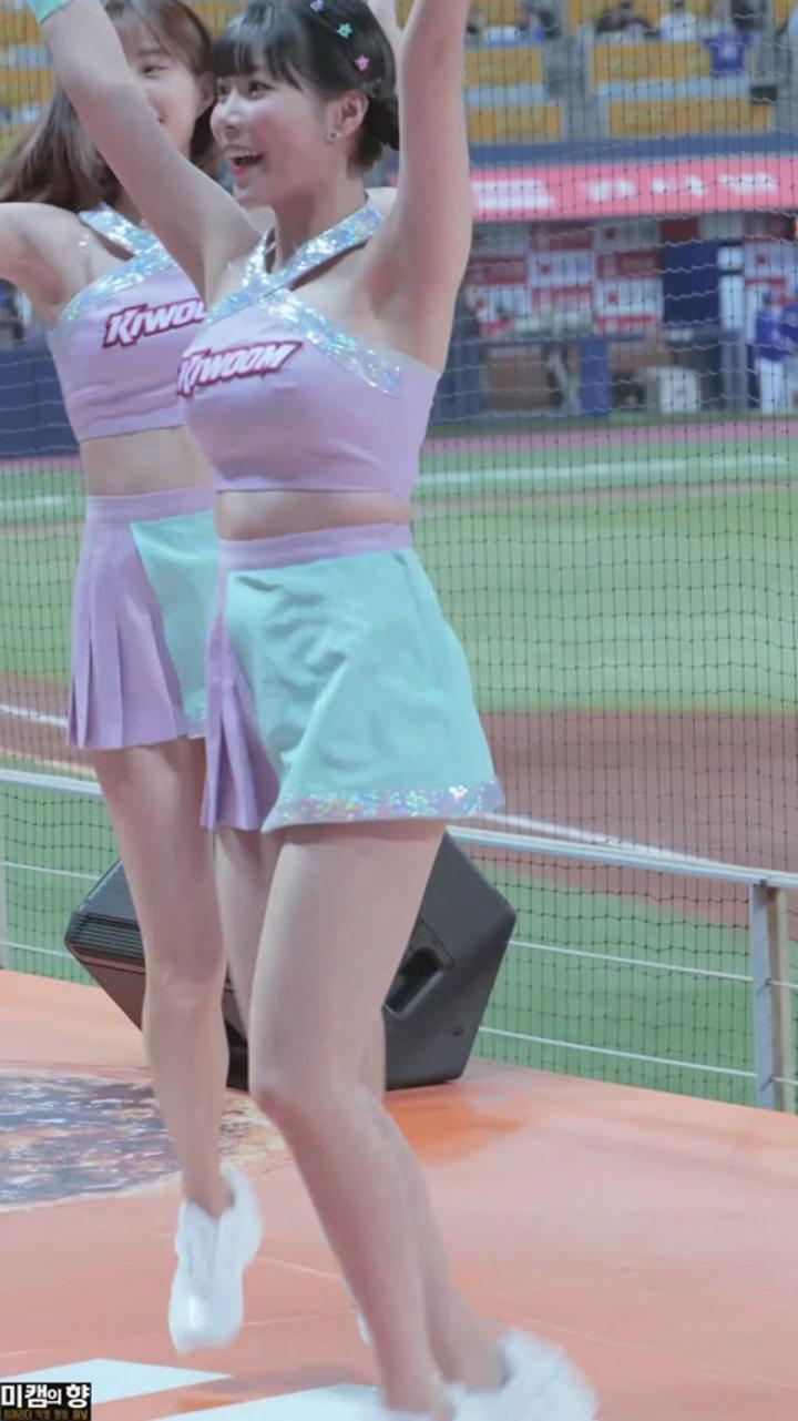 230418 치어리더 김하나 직캠 비디오 썸네일 이미지