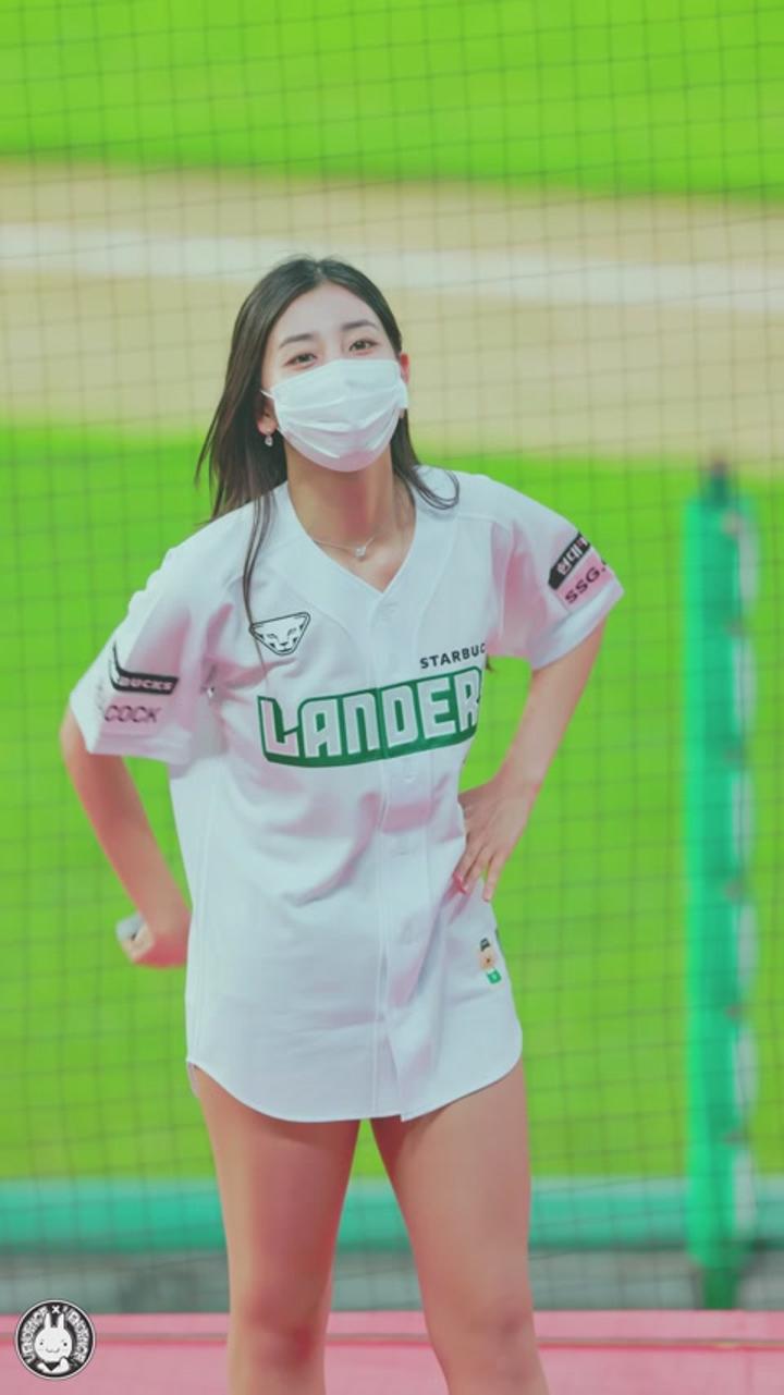 210521 치어리더 목나경 직캠 비디오 썸네일 이미지