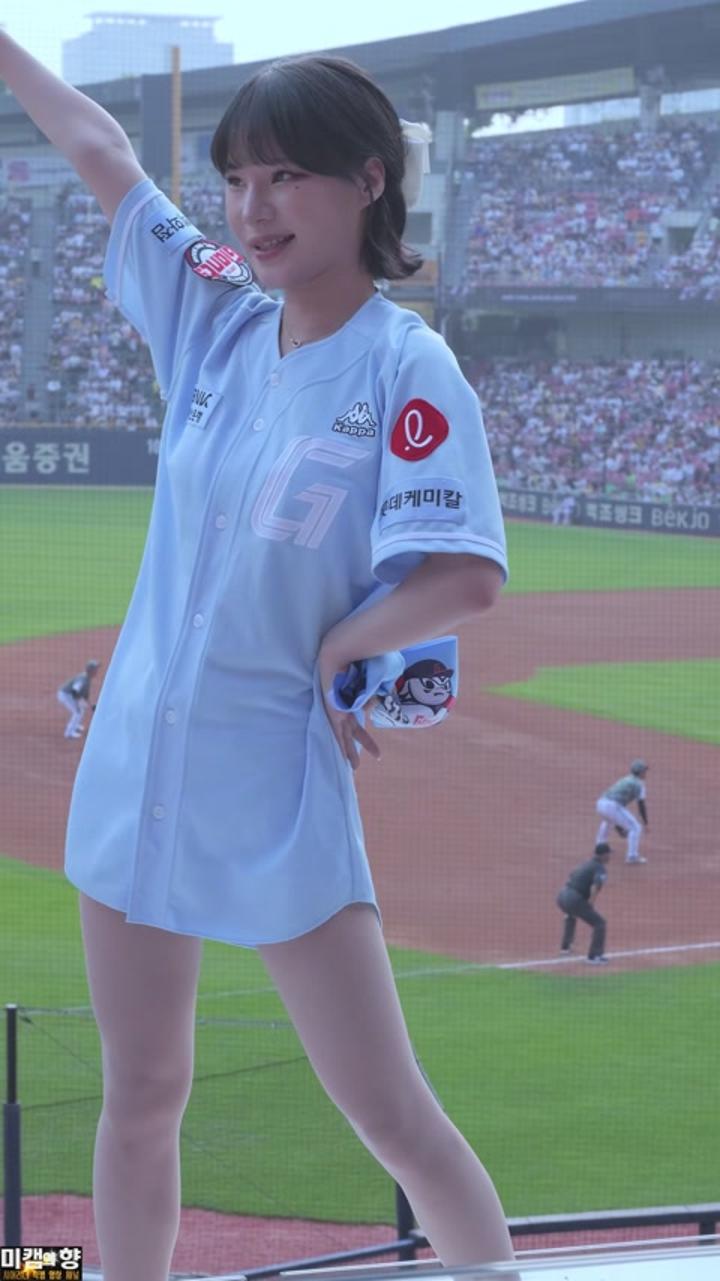 230624 치어리더 김주아 직캠 비디오 썸네일 이미지