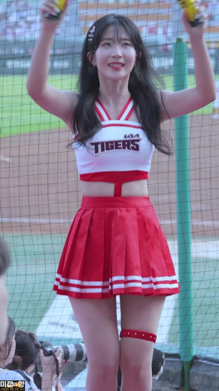 230705 치어리더 김민기 직캠 (3) 비디오 썸네일 이미지