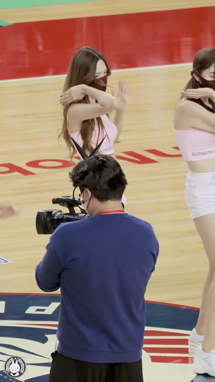 211104 치어리더 박신비 직캠 비디오 썸네일 이미지