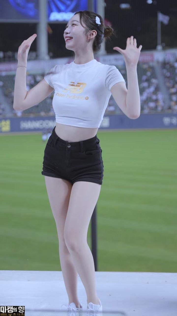 240828 치어리더 장유진 직캠 (9) 비디오 썸네일 이미지