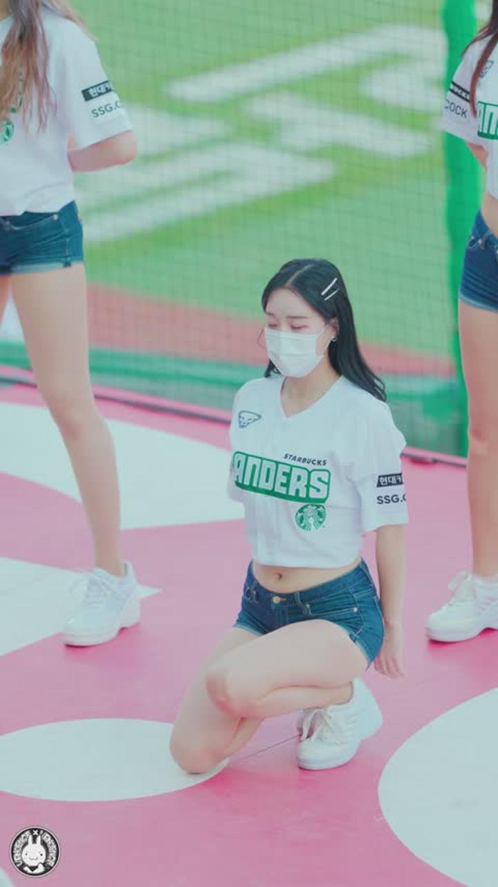 210522 치어리더 안이랑 직캠 (2) 비디오 썸네일 이미지