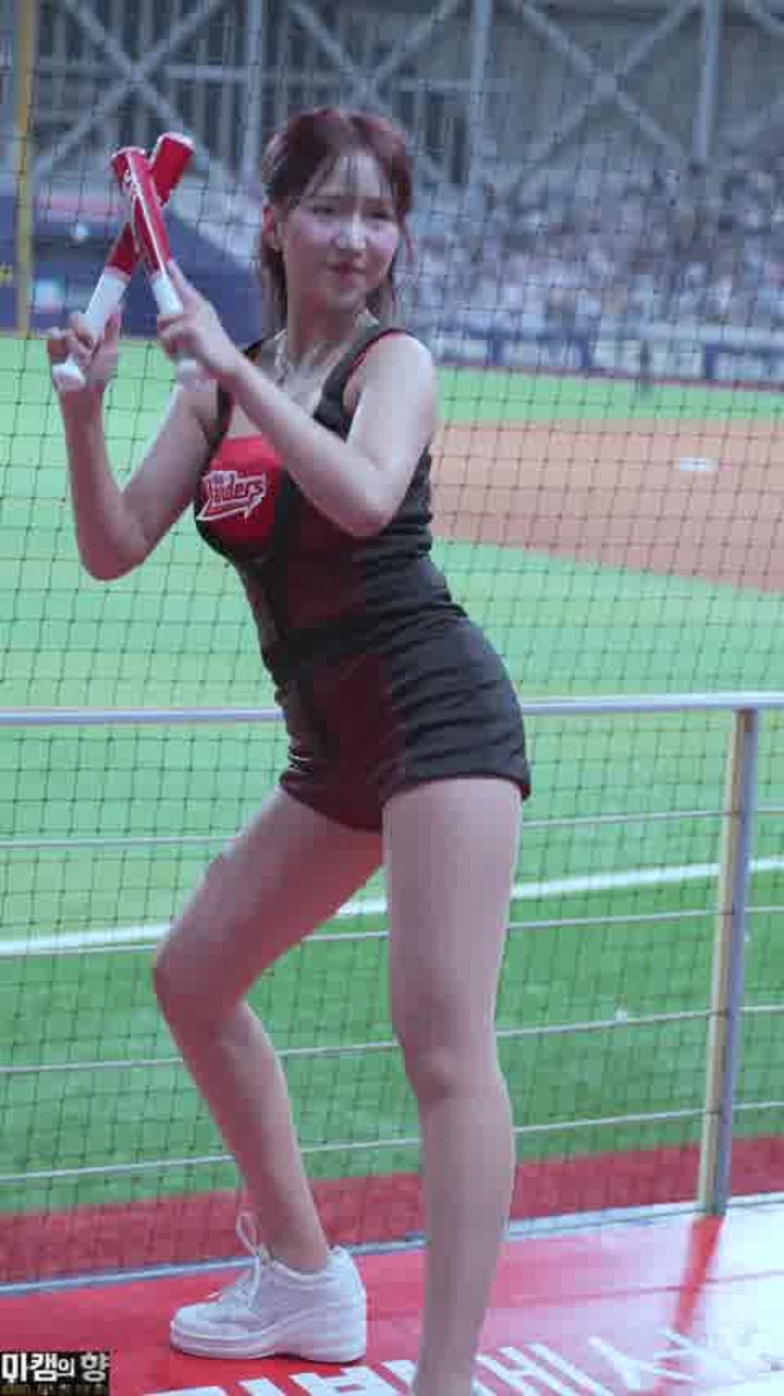 240531 치어리더 이연진 직캠 비디오 썸네일 이미지