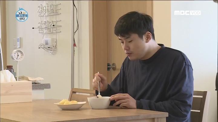 나 혼자 산다.E195.170303.1080p-KING 비디오 썸네일 이미지