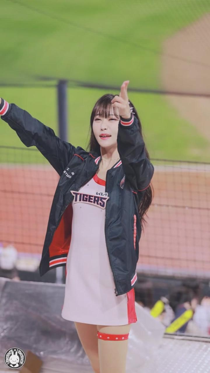 231004 치어리더 정가예 직캠 비디오 썸네일 이미지