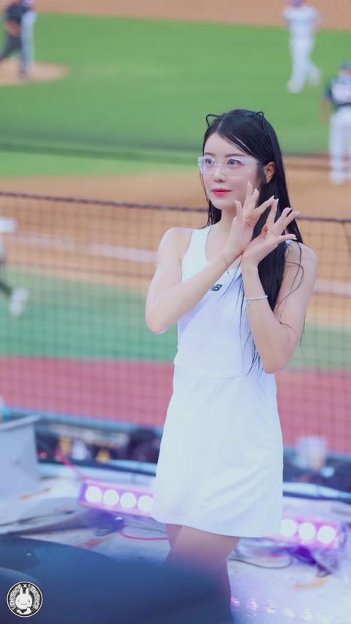 240817 치어리더 신세희 직캠 (4) 비디오 썸네일 이미지
