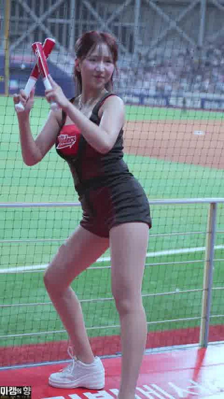 240531 치어리더 이연진 직캠 비디오 썸네일 이미지