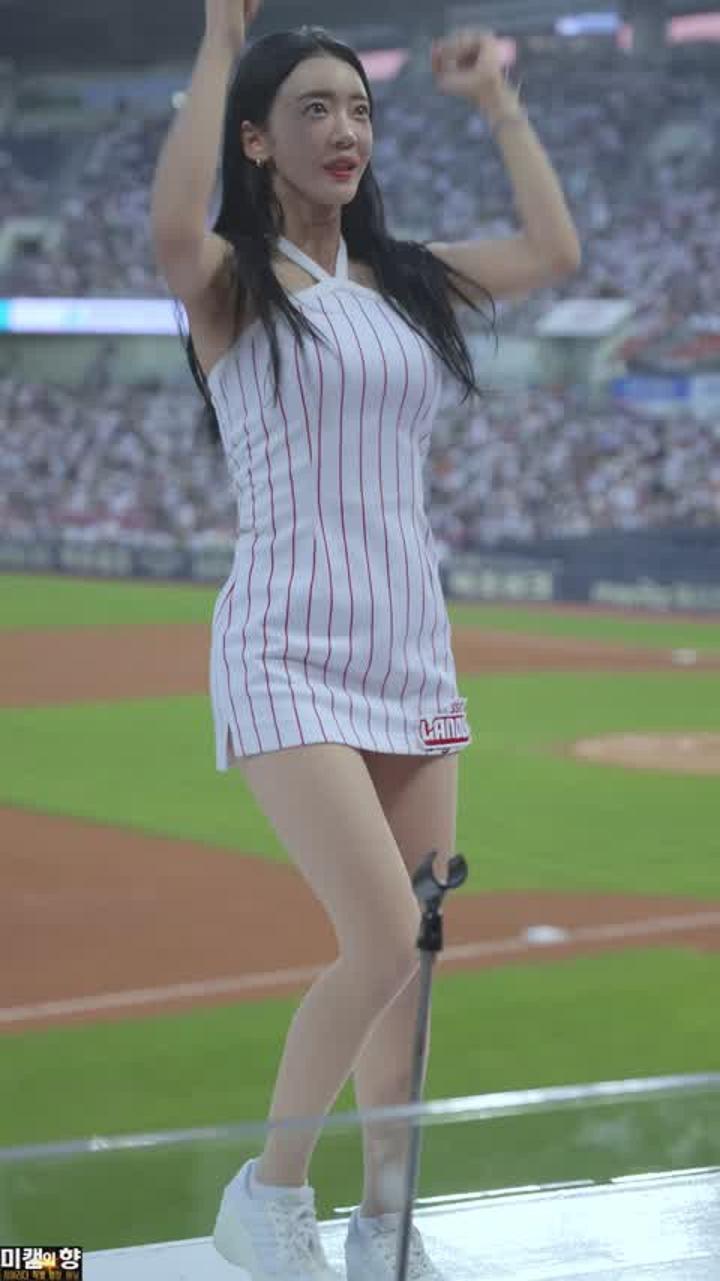 230826 치어리더 이엄지 직캠 (2) 비디오 썸네일 이미지