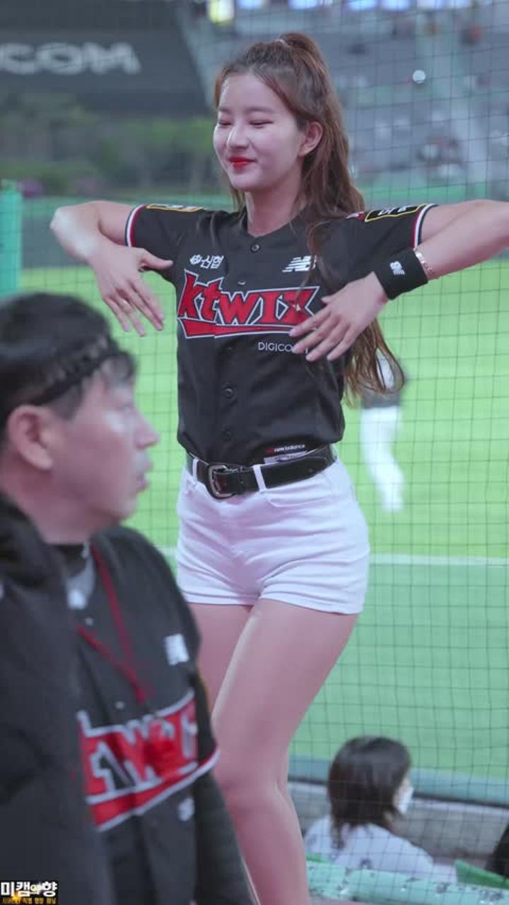 230503 치어리더 김진아 직캠 (7) 비디오 썸네일 이미지
