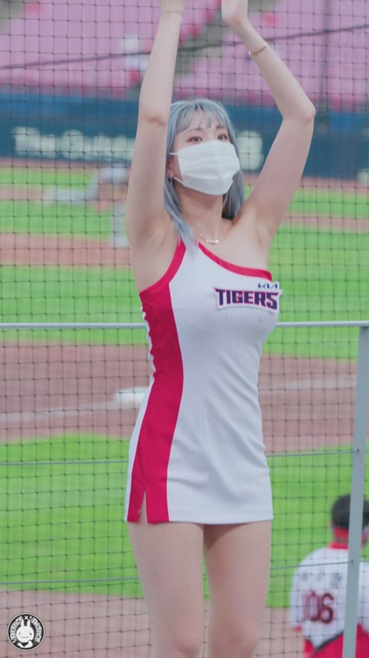 210810 치어리더 김현지 직캠 비디오 썸네일 이미지