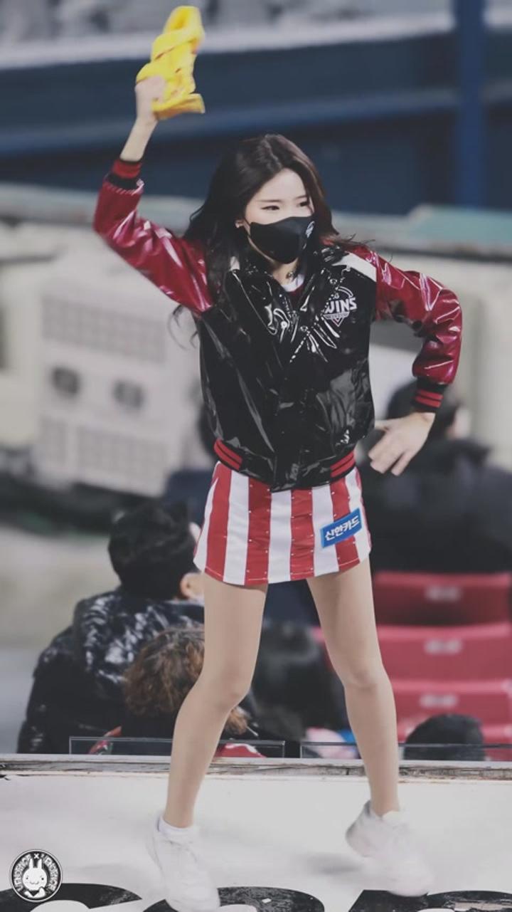 201104 치어리더 윤소은 직캠 비디오 썸네일 이미지