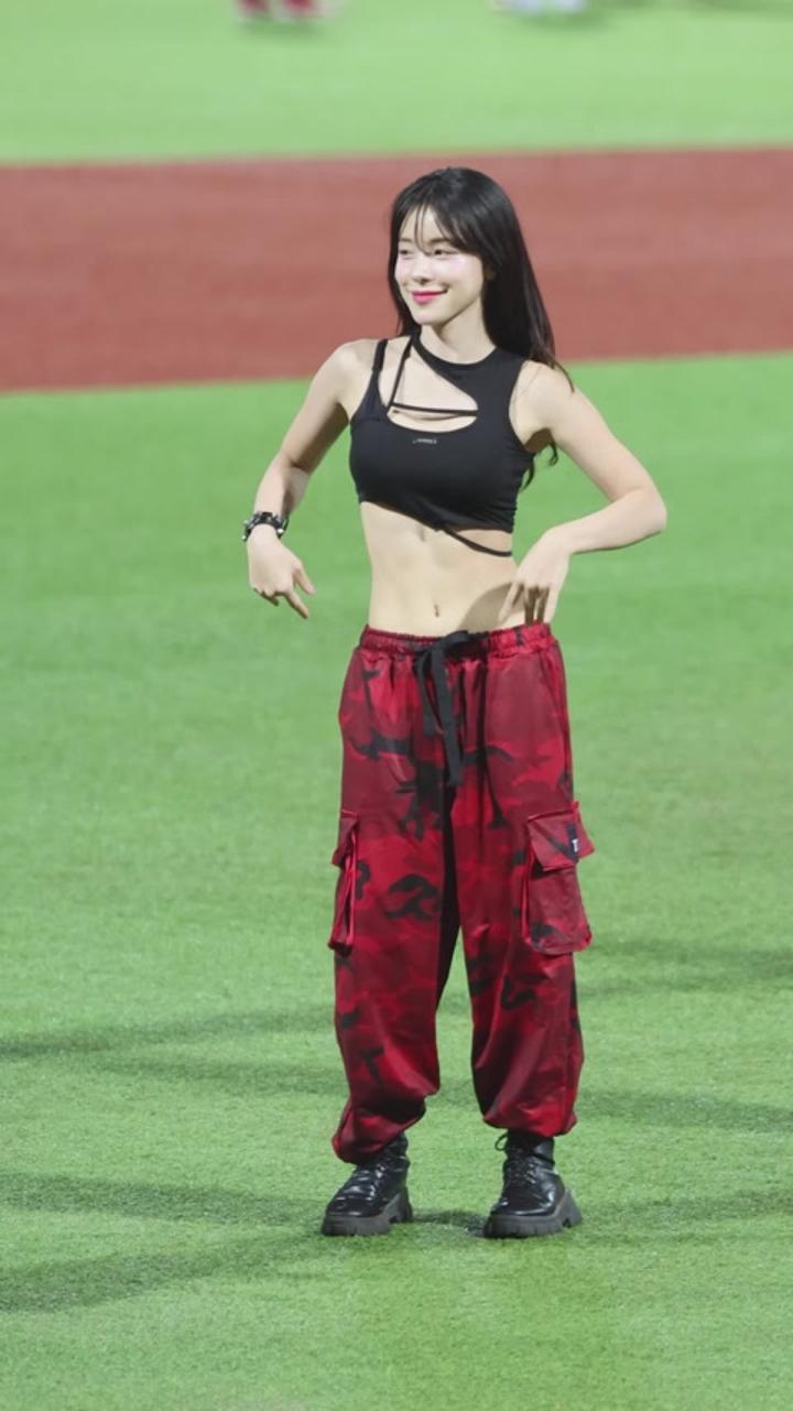 치어리더 이다혜 직캠 Cheerleader (77) 비디오 썸네일 이미지