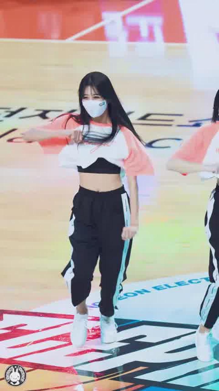 201204 치어리더 신세희 직캠 (2) 비디오 썸네일 이미지