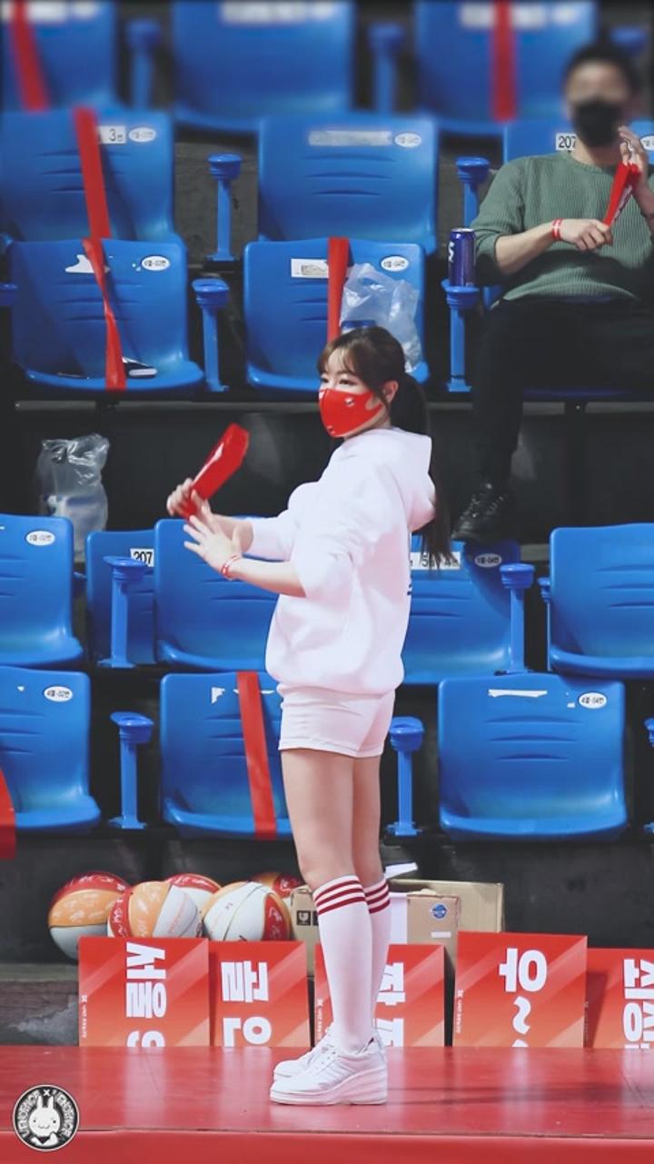 210225 치어리더 이한글 직캠 비디오 썸네일 이미지