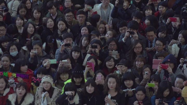 [지나가는 사람들]암흑시절 다가오는 전쟁을 알지 못한 사람들과 거리 비디오 썸네일 이미지