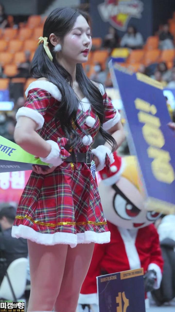 231207 치어리더 유세리 직캠 비디오 썸네일 이미지