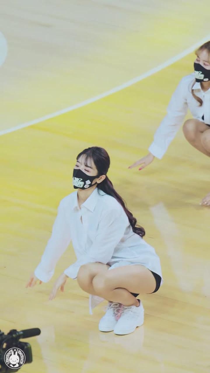 201206 치어리더 신세희 직캠 비디오 썸네일 이미지