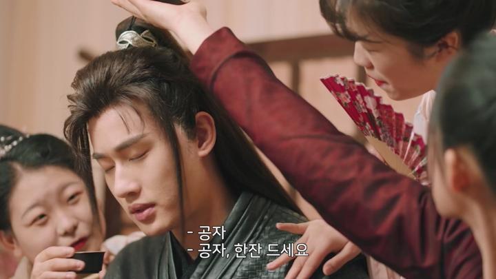 [중드]여왕 암살은 어림없다[휴상행자본왕소저 3화] 비디오 썸네일 이미지