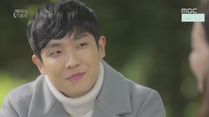 캐리어를 끄는 여자.E12.161107.720p-NEXT 비디오 썸네일 이미지