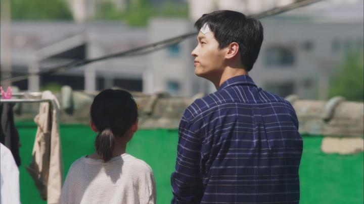 배드 앤 크레이지 E04.1080p.x264.AAC-BCG 비디오 썸네일 이미지