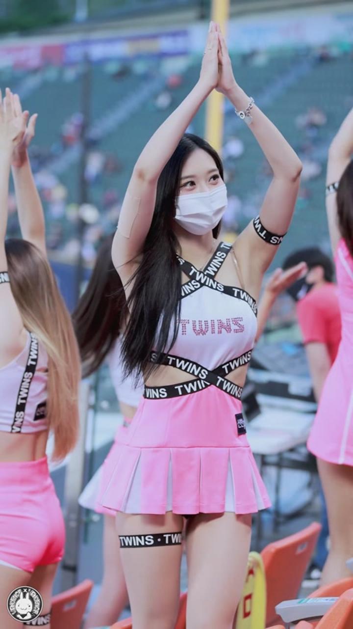 220510 치어리더 유세리 직캠 비디오 썸네일 이미지