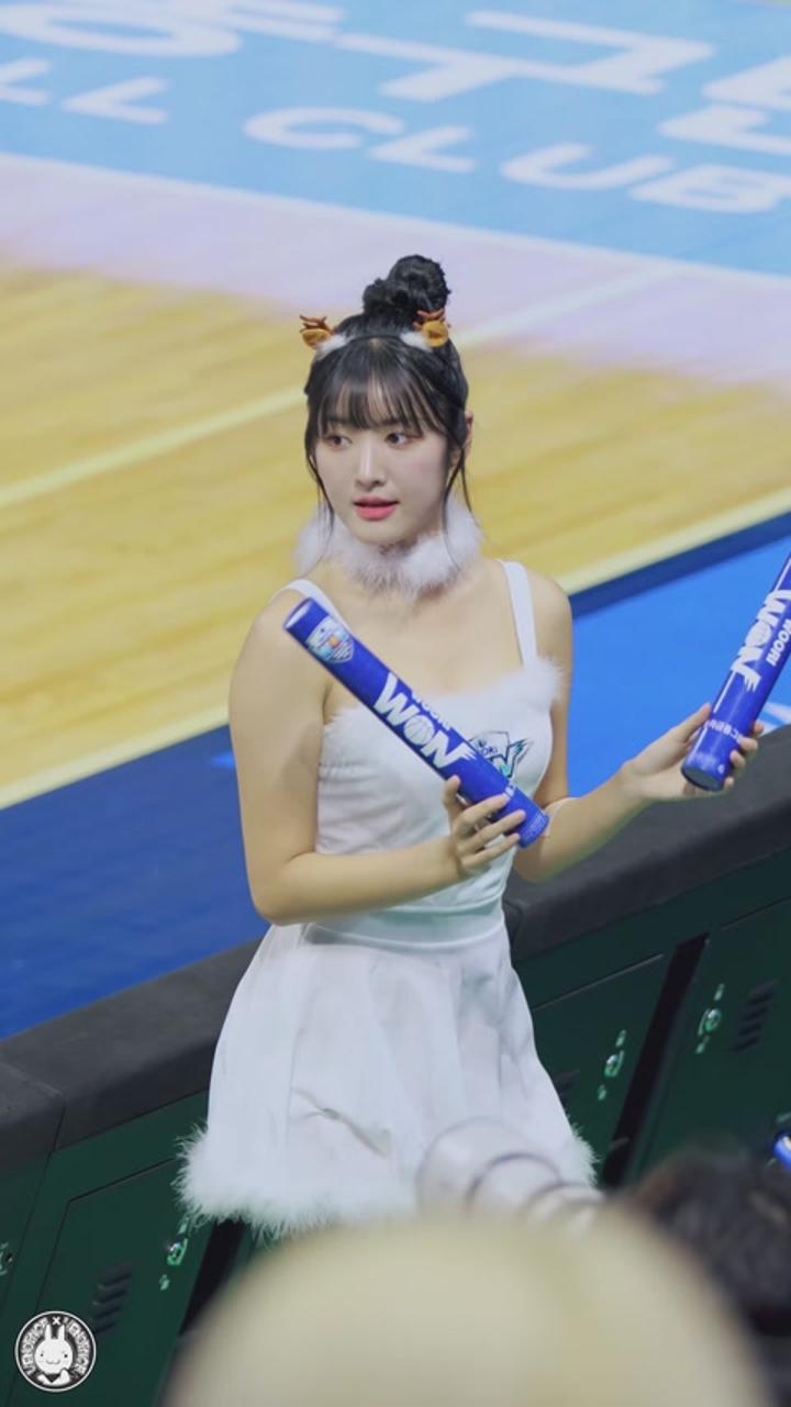 231220 치어리더 고가빈 직캠 비디오 썸네일 이미지