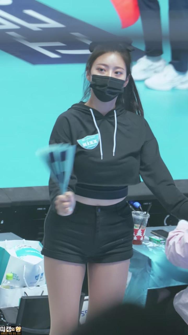 김이서 치어리더 221123 직캠1 비디오 썸네일 이미지