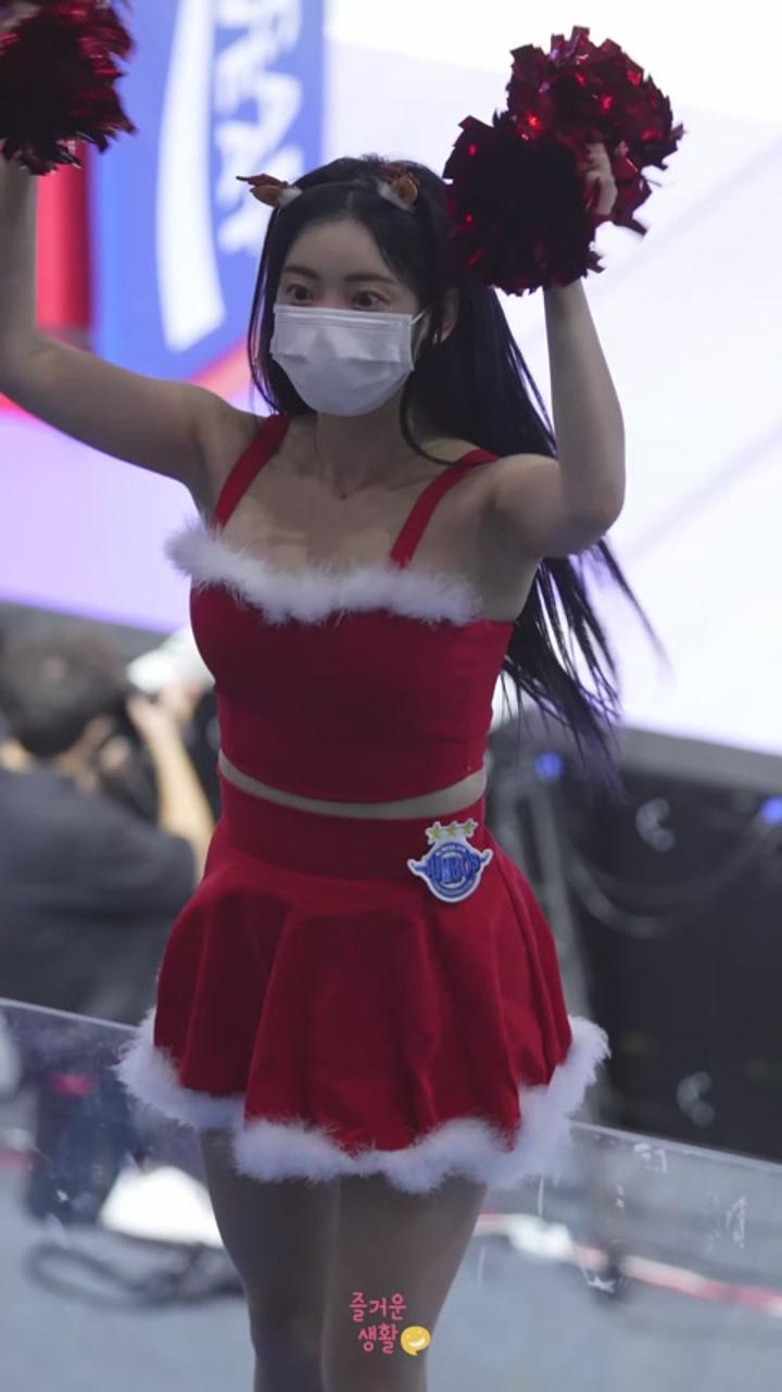 221225 치어리더 이엄지 직캠 (2) 비디오 썸네일 이미지