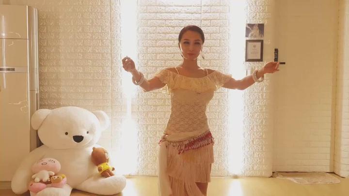 왕초보탈출 벨리댄스 Basic.(14강).Bellydance SoheirZaki 골반에 정말 좋은 동작.골반불균형.골반힘을 길러보자 비디오 썸네일 이미지