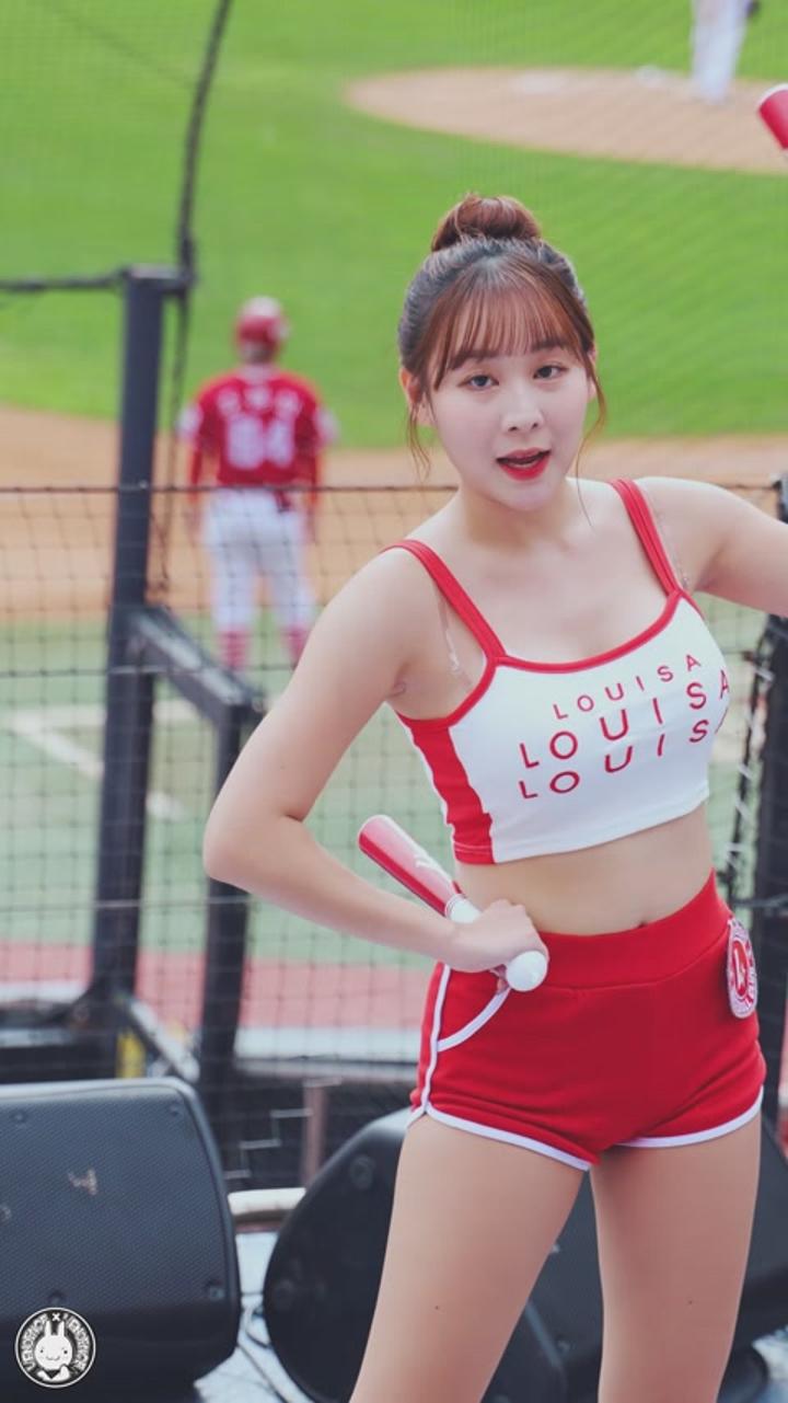 240922 치어리더 박재령 직캠 비디오 썸네일 이미지