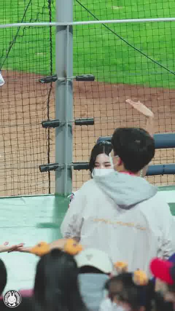 210509 치어리더 이이슬 직캠 비디오 썸네일 이미지