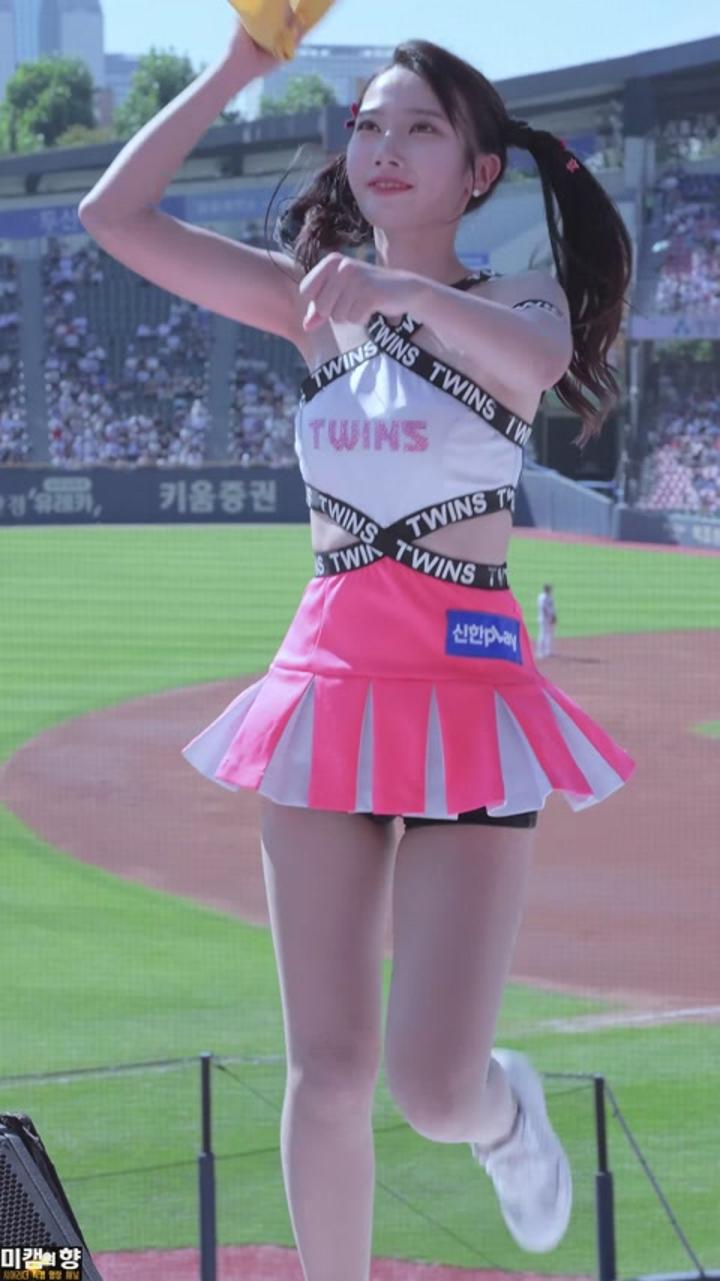 230929 치어리더 오윤솔 직캠 (3) 비디오 썸네일 이미지