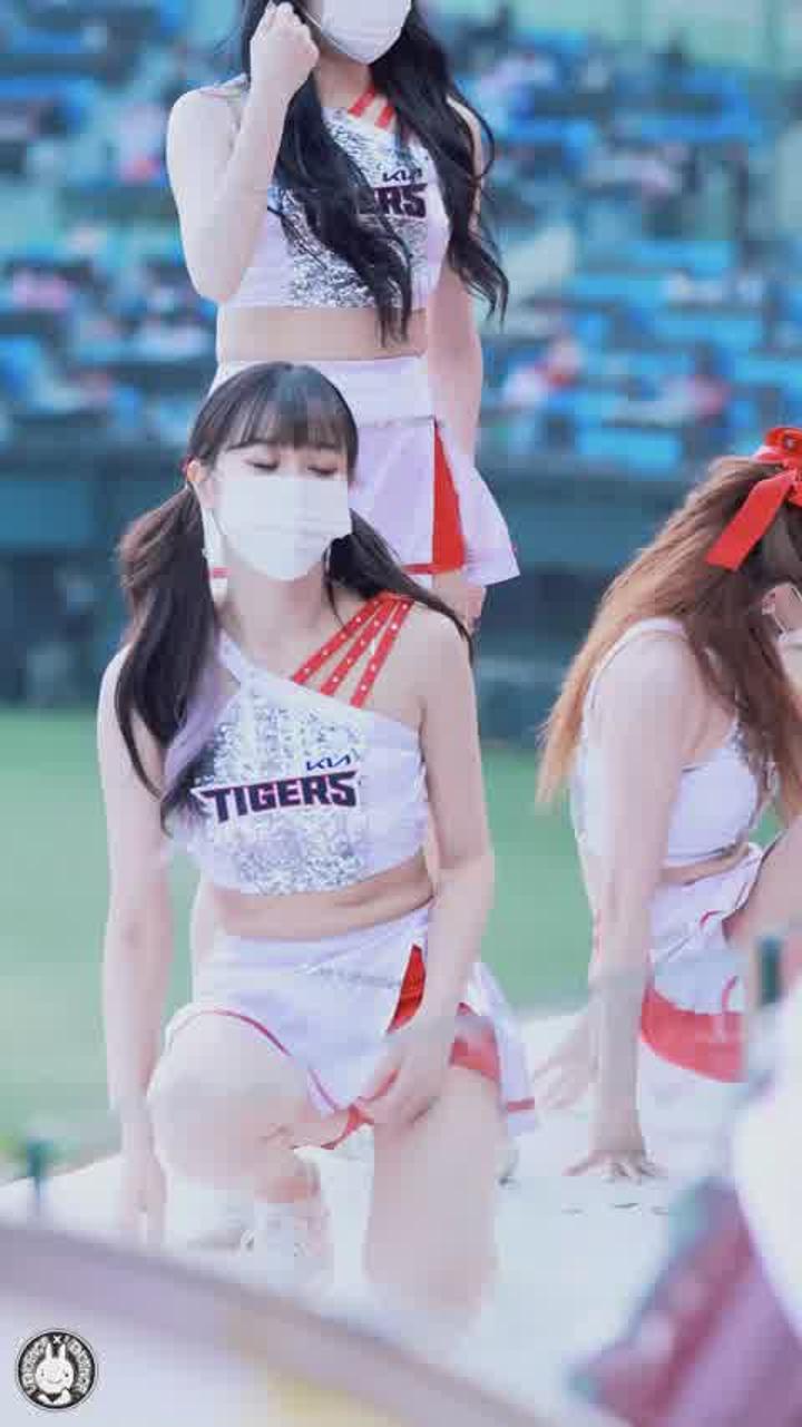 220513 치어리더 변하율 직캠 비디오 썸네일 이미지