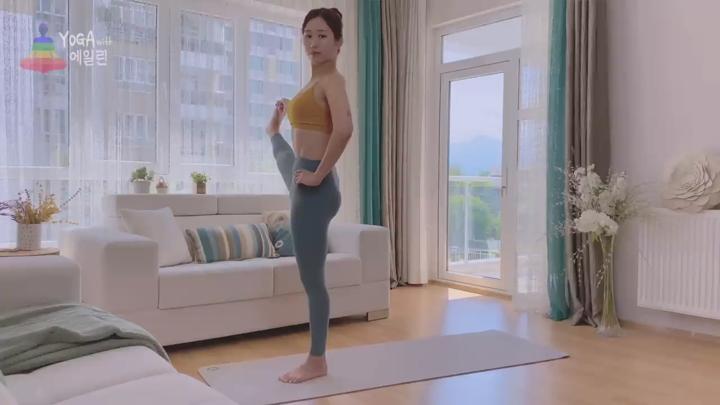 힘과 유연성을 모두 기르는 요가 - 코어강화, 하체 유연성 - 중급 빈 비디오 썸네일 이미지